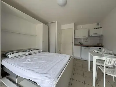 Cuisine ou kitchenette dans l'établissement Appt 1 pièce CHATELAILLON PLAGE - CL090-021