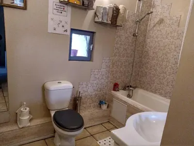 Salle de bains dans l'établissement Maison de famille