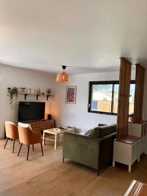 Coin salon dans l'établissement Gîte des Peupliers