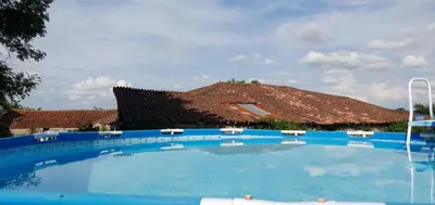 Piscine de l'établissement Wisteria House ou située à proximité