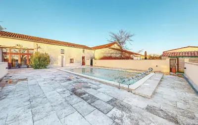 Piscine de l'établissement Pet Friendly Home In Nere ou située à proximité
