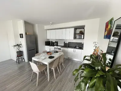 Cuisine ou kitchenette dans l'établissement Le peupliers, avec parking pour 6 personnes