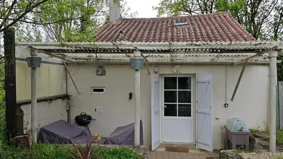 Jardin de l'établissement Maison T2 Meublé à la campagne