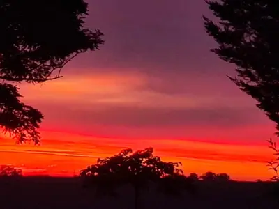 Lever ou coucher de soleil vu de la maison d'hôtes ou à proximité
