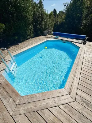 Piscine de l'établissement L'échappée, piscine, billard et parking privé ou située à proximité