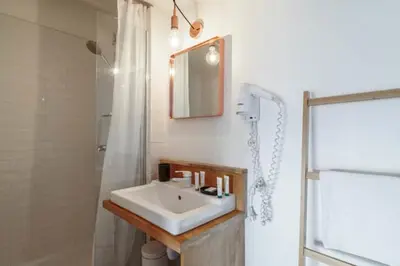 Salle de bains dans l'établissement Apt for 3 near the city center La Rochelle