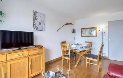 Télévision ou salle de divertissement dans l'établissement Magnifique App À La Rochelle