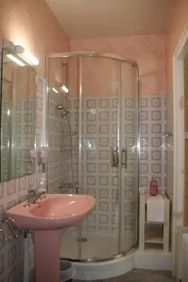 Salle de bains dans l'établissement Le pré de Bonhomme