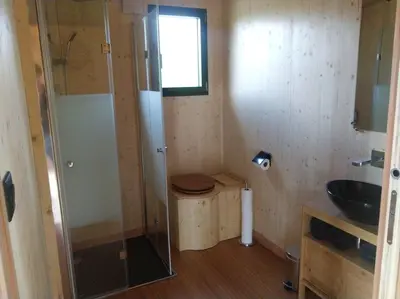 Salle de bains dans l'établissement tom Sawyer cabane flottante