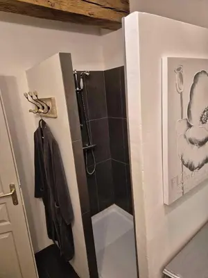 Salle de bains dans l'établissement Le Chai de Villiers