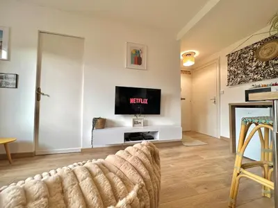Télévision ou salle de divertissement dans l'établissement Studio - Le victoire - aux portes du Futuroscope