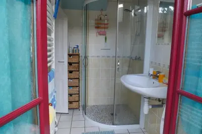 Salle de bains dans l'établissement Gîte lépicerie de madeleine