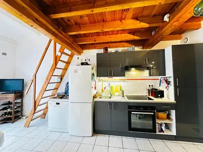 Cuisine ou kitchenette dans l'établissement Maison calme à Fouras pour 4 personnes avec jardin fermé - FR-1-709-92