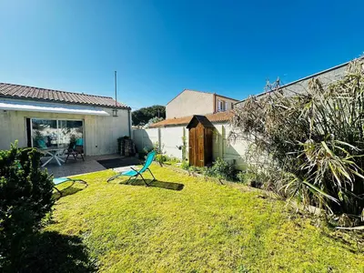 Jardin de l'établissement Maison calme à Fouras pour 4 personnes avec jardin fermé - FR-1-709-92