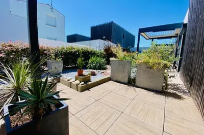 Jardin de l'établissement Quiet house with terrace and south-facing garden