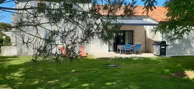 Jardin de l'établissement Gîte Garouille