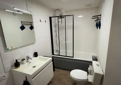 Salle de bains dans l'établissement Escapade à 10mn à pied du centre Élégant & Moderne