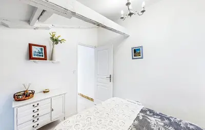 Un ou plusieurs lits dans un hébergement de l'établissement 2 Bedroom Cozy Home In Oradour-Fanais