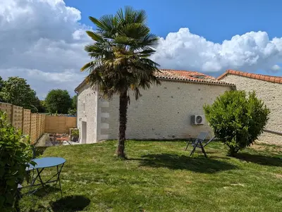 Jardin de l'établissement Les Pierres Douces