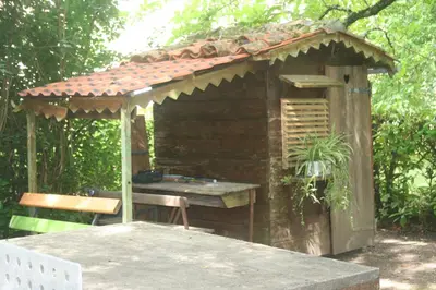 Jardin de l'établissement Roulotte de charme