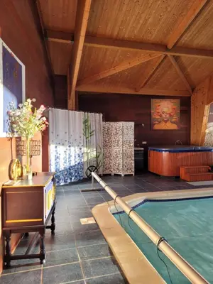 Piscine de l'établissement La Belle Demeure ou située à proximité