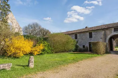 Jardin de l'établissement Gîte du Pin - Abbaye Béruges