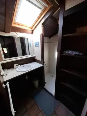 Salle de bains dans l'établissement Gite le Logis d'Ablet