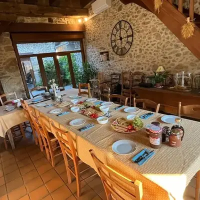 Maison Périgourdine 14 personnes avec piscine