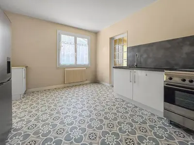 Cuisine ou kitchenette dans l'établissement Maison Au Calme à 5min du Futuroscope