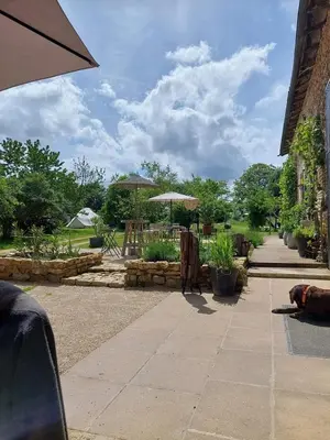 Jardin de l'établissement Pays de Joie - Gite La Guitare