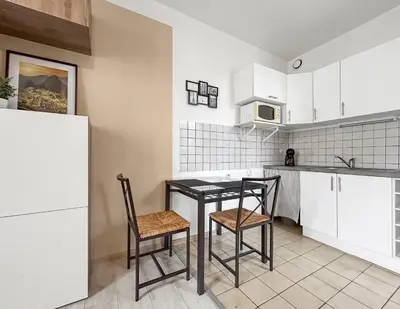 Cuisine ou kitchenette dans l'établissement Studio Lumineux Au Cœur de Saintes