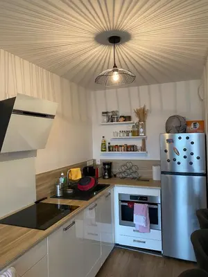 Cuisine ou kitchenette dans l'établissement Appartement à 15 min à pied du vieux port