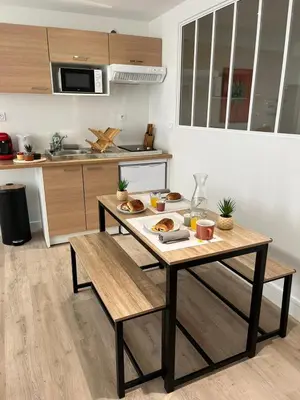 Cuisine ou kitchenette dans l'établissement Le Cocon Niortais