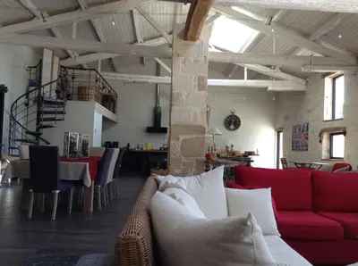 Coin salon dans l'établissement La Grange d'Aunis