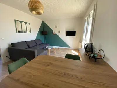 Télévision ou salle de divertissement dans l'établissement Maisons Martigny C - Proche Futuroscope et Aquascope