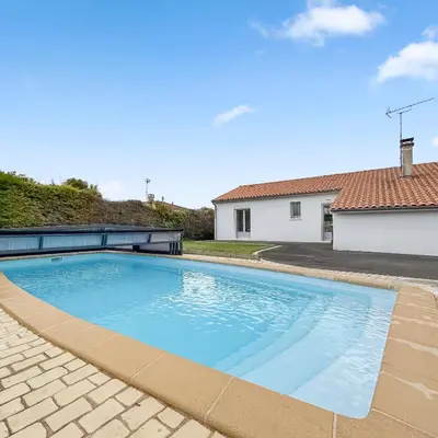 Piscine de l'établissement Le Refuge de Garat Piscine Privée ou située à proximité
