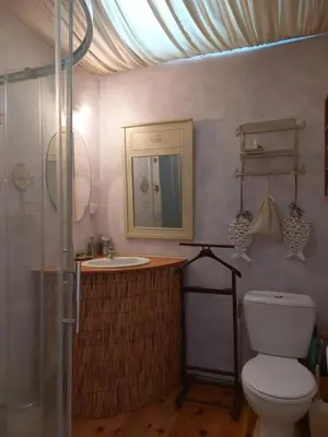 Salle de bains dans l'établissement le vieux prieure