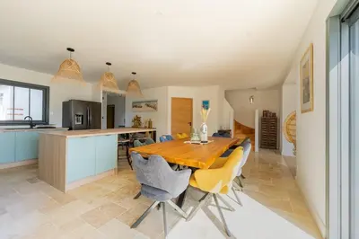 Cuisine ou kitchenette dans l'établissement La Villa des Vagues