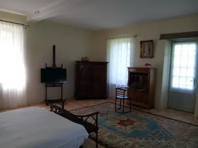 Télévision ou salle de divertissement dans l'établissement Chateau De Champdolent