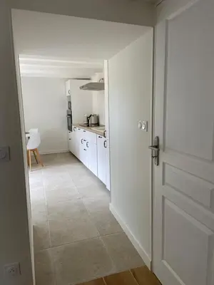 Cuisine ou kitchenette dans l'établissement Charmante Maison de Campagne