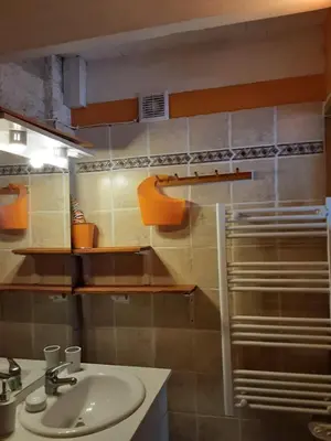 Salle de bains dans l'établissement Le Charmant Duplex
