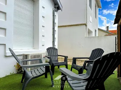 Plan de l'établissement Duplex confortable avec climatisation et cour - ménage et linge inclus