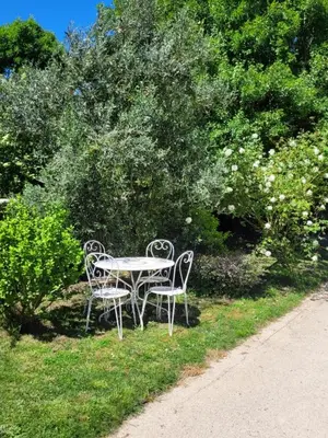 Jardin de l'établissement Maison à la campagne proche de La Rochelle