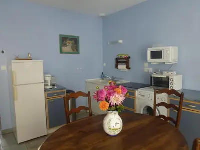 Cuisine ou kitchenette dans l'établissement Maison au calme