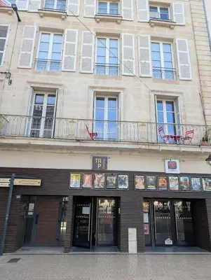 Plan de l'établissement Le Castille d'Or Elégant, en face de l'Hôtel de Ville