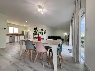 Cuisine ou kitchenette dans l'établissement Maison 6 personnes