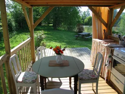 Jardin de l'établissement Peony Lodge - The Good Life in France