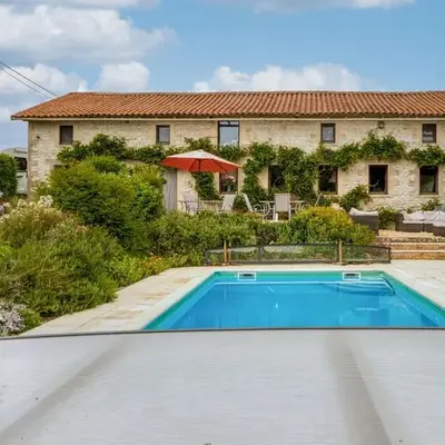 Charmante Maison Avec Piscine