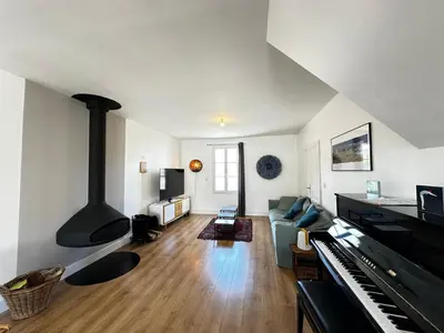 Télévision ou salle de divertissement dans l'établissement Spacieuse Maison 4 Chambres, Centre Fouras, Proche Plages - FR-1-709-96