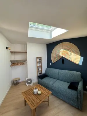 Coin salon dans l'établissement Studio PROXIMITÉ LA ROCHELLE